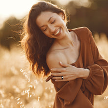 Load image into Gallery viewer, Egnaro Silicone Wedding Bands for Women, Inner Arc Ergonomic Breathable Design Womens Silicone Wedding Ring with Metal Plate, 4mm Width Rubber Wedding Bands Women with Metal Plate, No-Toxic,Skin Safe