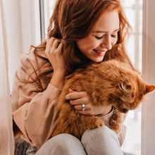 Load image into Gallery viewer, Egnaro Silicone Wedding Bands for Women, Inner Arc Ergonomic Breathable Design Womens Silicone Wedding Ring with Metal Plate, 4mm Width Rubber Wedding Bands Women with Metal Plate, No-Toxic,Skin Safe