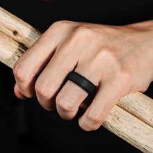 Load image into Gallery viewer, Egnaro Silicone Rings for Men 1/4/6 Multipack of Breathable Mens Silicone Rubber Wedding Rings Bands - Step Edge