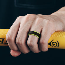 Load image into Gallery viewer, Egnaro Silicone Rings for Men 1/4/6 Multipack of Breathable Mens Silicone Rubber Wedding Rings Bands - Step Edge