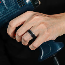 Load image into Gallery viewer, Egnaro Silicone Rings for Men 1/4/6 Multipack of Breathable Mens Silicone Rubber Wedding Rings Bands - Step Edge