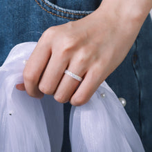 Load image into Gallery viewer, Egnaro Silicone Ring Women, Stackable Braided Rings for Women, Breathable Inner Arc Rubber Rings Women, Unique Design Silicone Wedding Bands Women